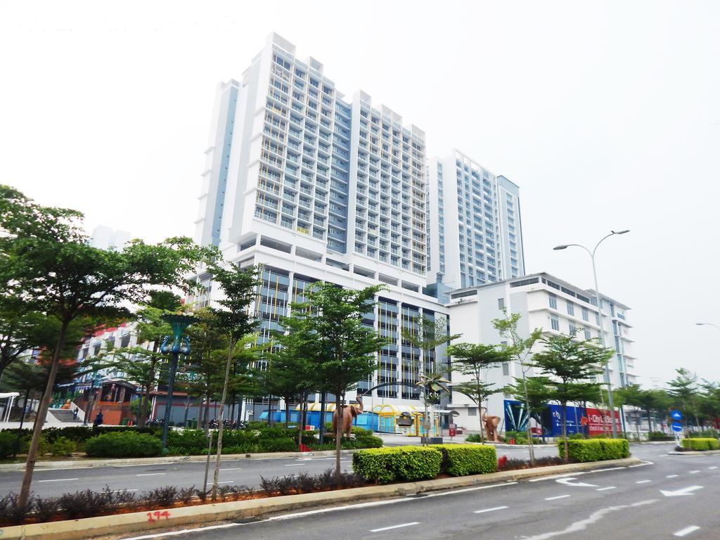 Wadi Iman Guesthouse @ I-City Shah Alam Exteriör bild