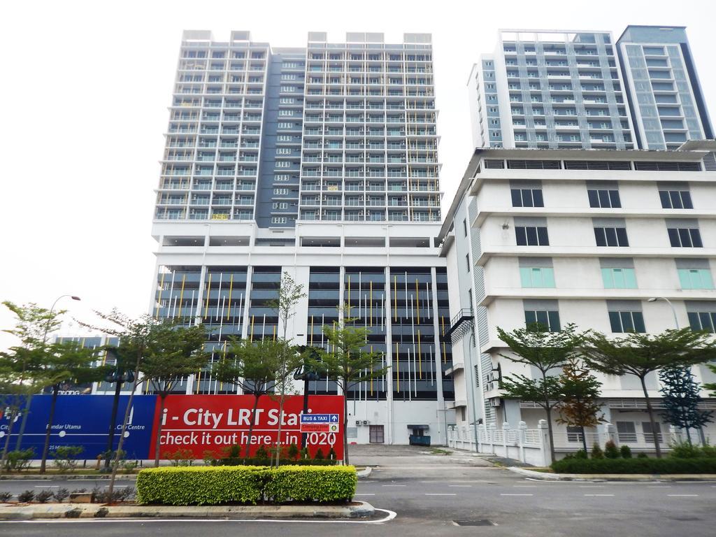 Wadi Iman Guesthouse @ I-City Shah Alam Exteriör bild